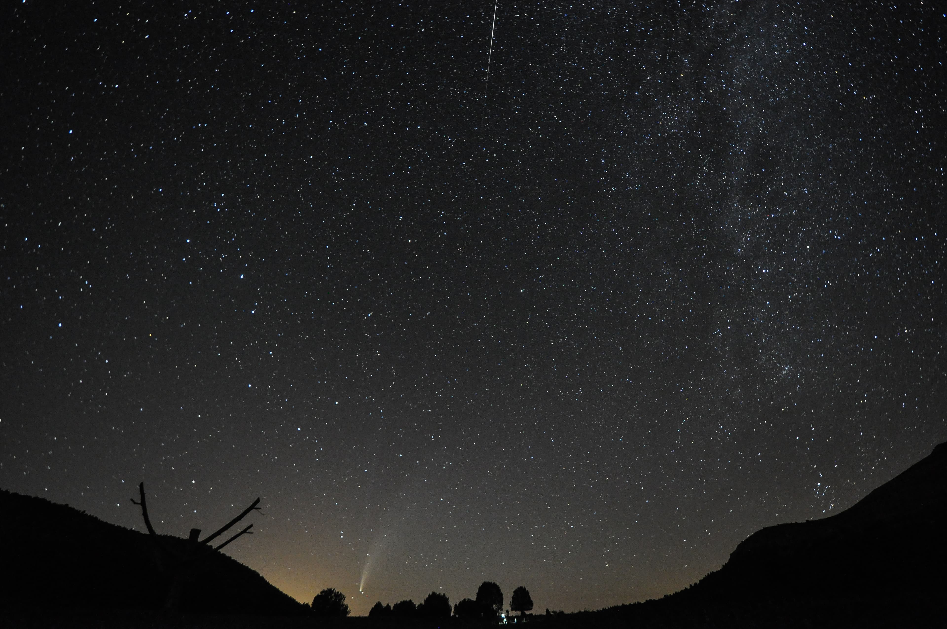 Cometa Neowise y fugaz