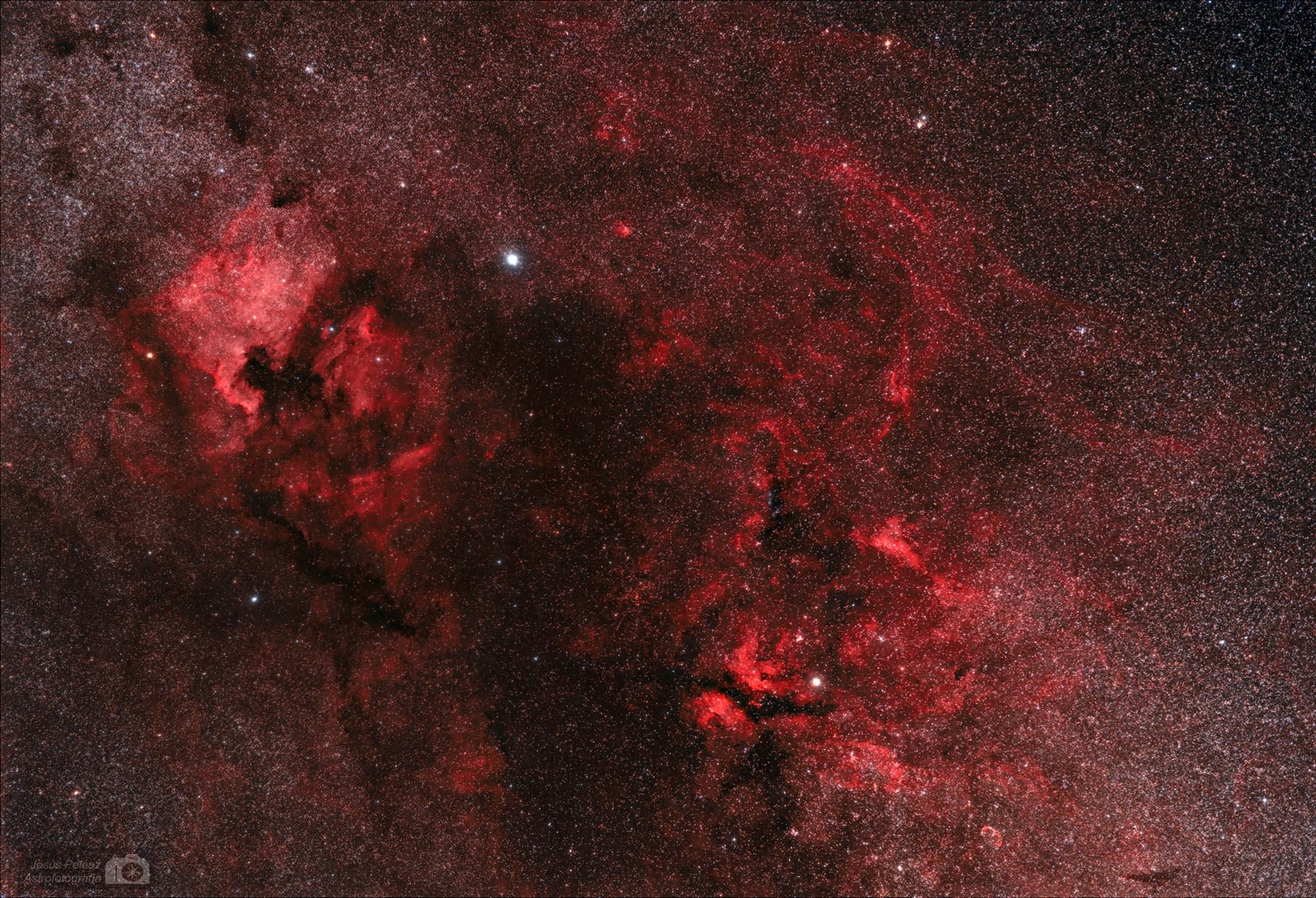 cal-25-07-20-nebulosa-saco-de-carbón-en-cygnus.jpg