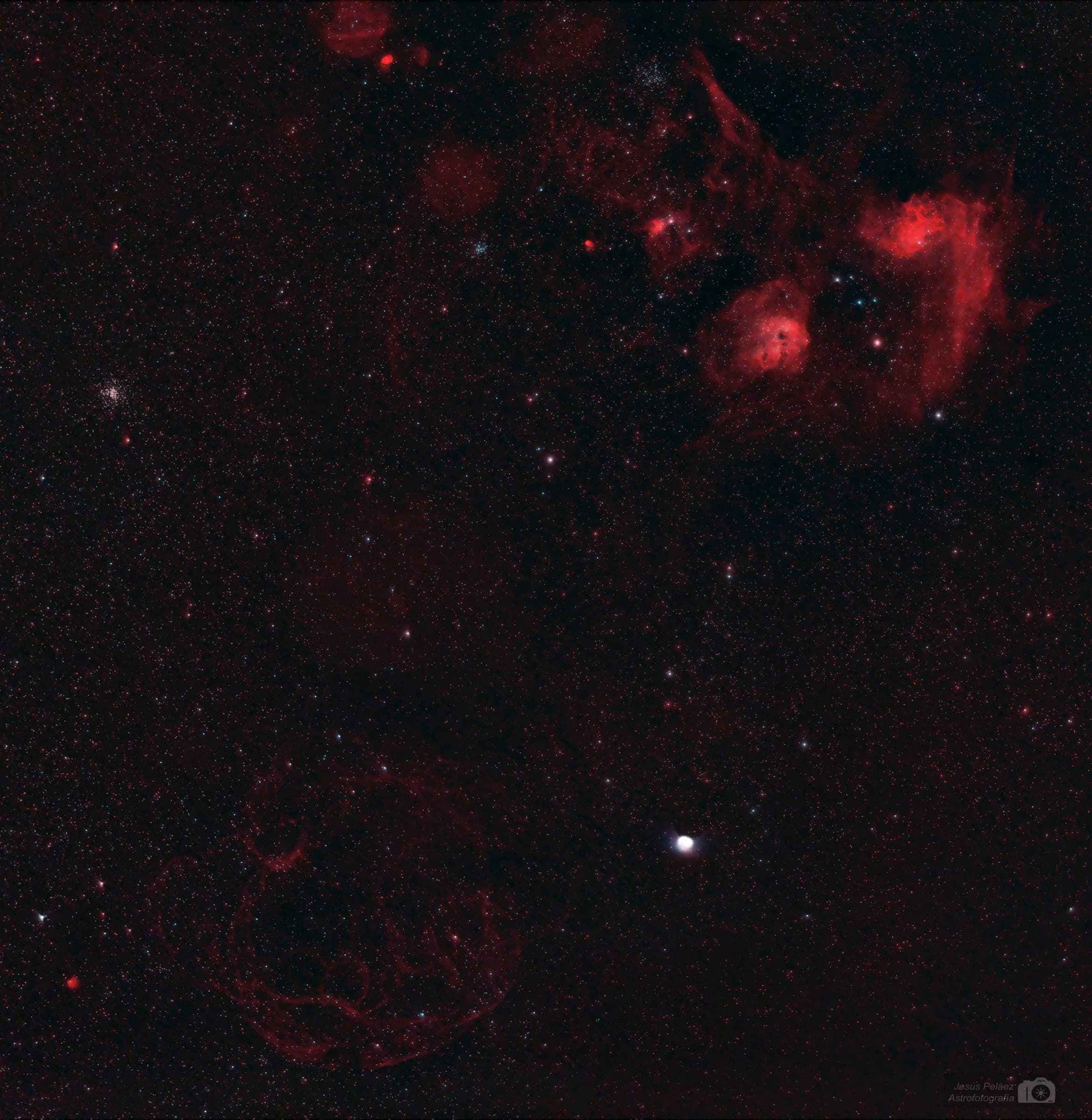 Nebulosas Flaming Star Y Simeis 147 Desde La Ciudad