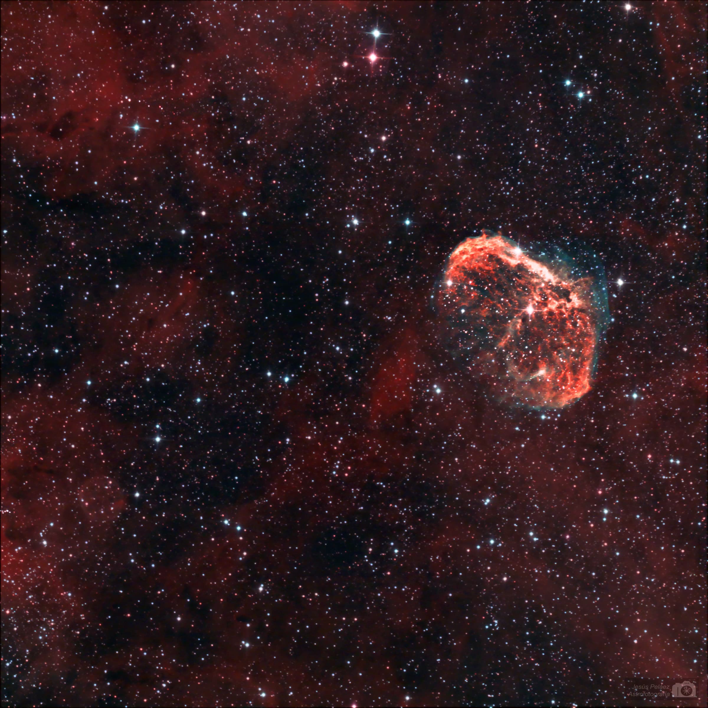 Nebulosas Creciente Y Burbuja De Jabón En El Cisne
