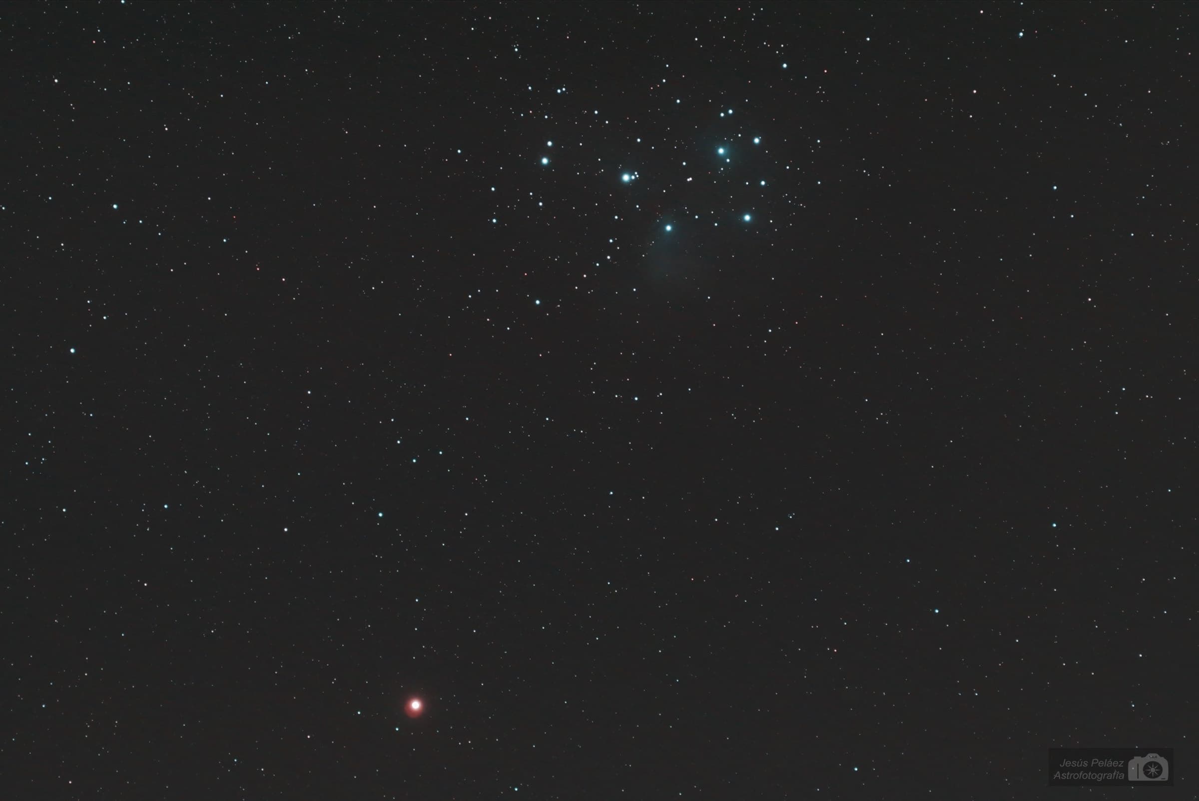 Conjunción Marte Y Las Pléyades Desde La Ciudad