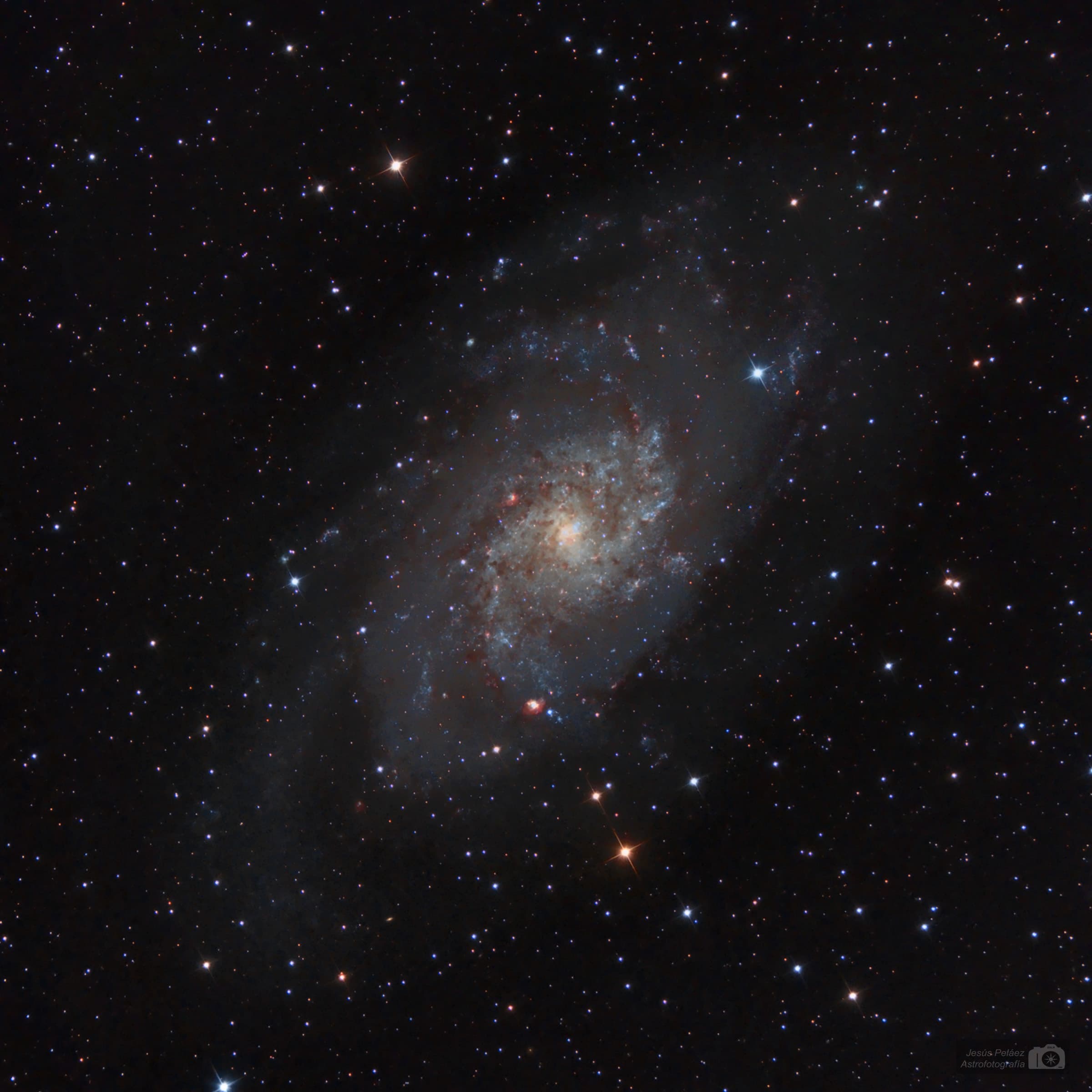 La Galaxia M33 En La Constelación Del Triángulo